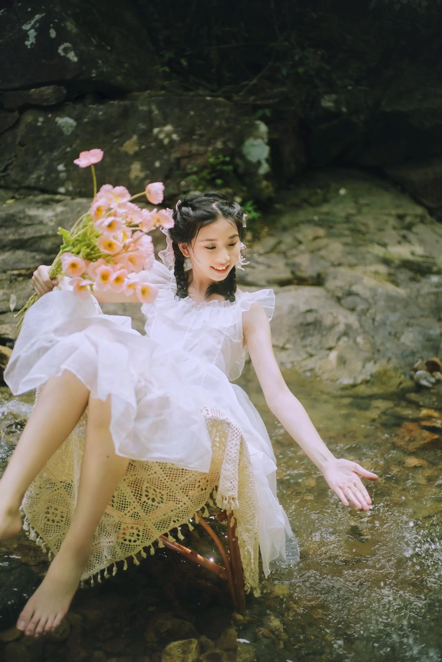 [YITUYU艺图语]2022.09.15 溪流少女 小怡 [36P]插图9